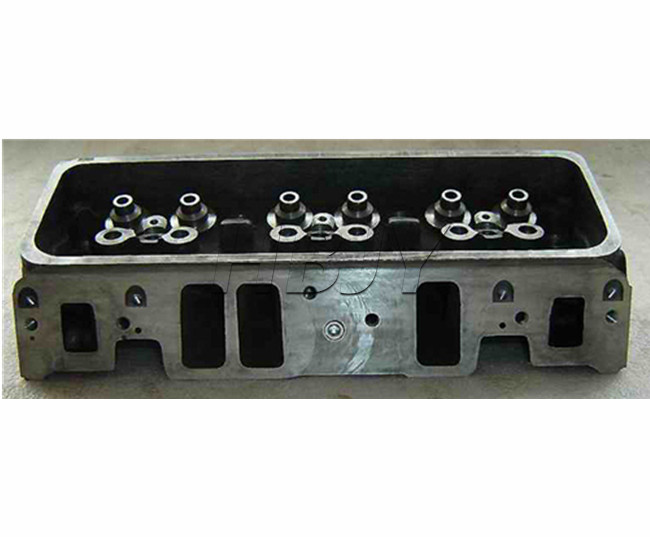 GM 4.3L V6 Marine Engine Cylinder Head 