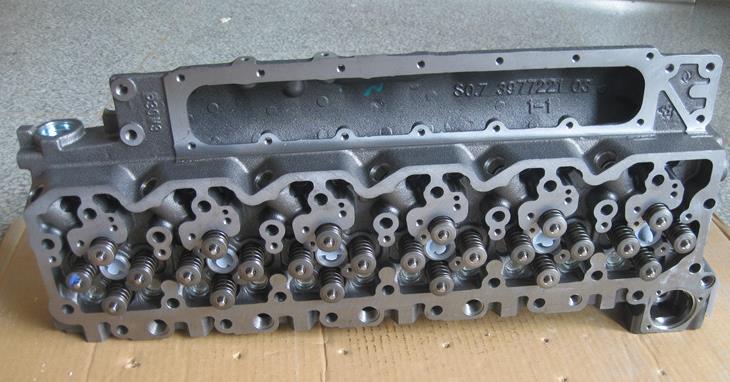 cummins isbe 6.7l QSB6.7 ISDE6.7 cylinder head complete 3977221